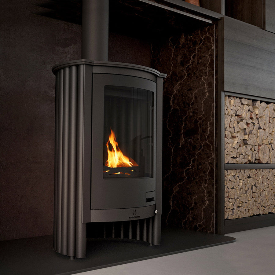 Poêle à bois Masterflamme Piccolo I Noir dans un intérieur