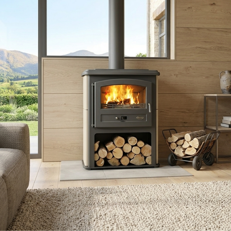 Poêle à bois Godin Eco 480 m³ de 9 kW installé dans un intérieur