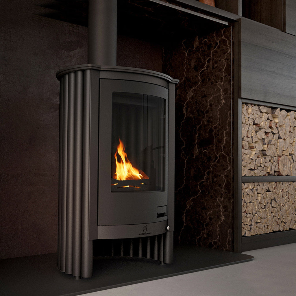 Poêle à bois Masterflamme Piccolo I Noir dans un intérieur