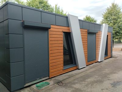 Bürocontainer 10,00 x 6,00 m Typ Dublin